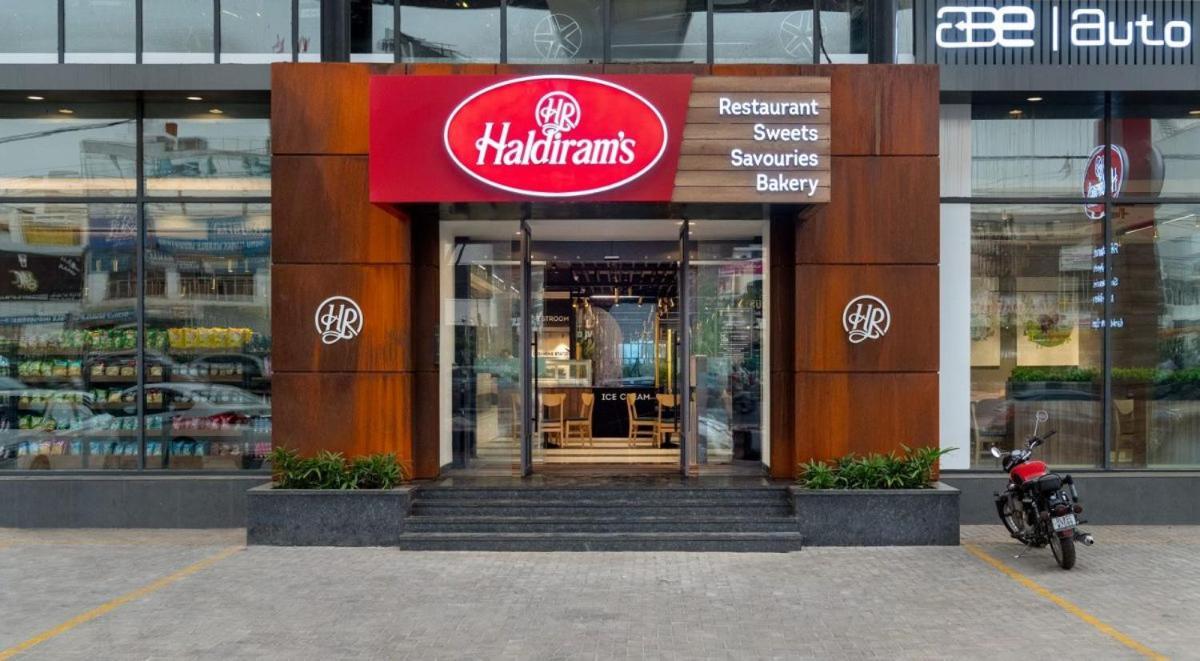 Apartment Fortune Service 3bhk,j-215 Saket